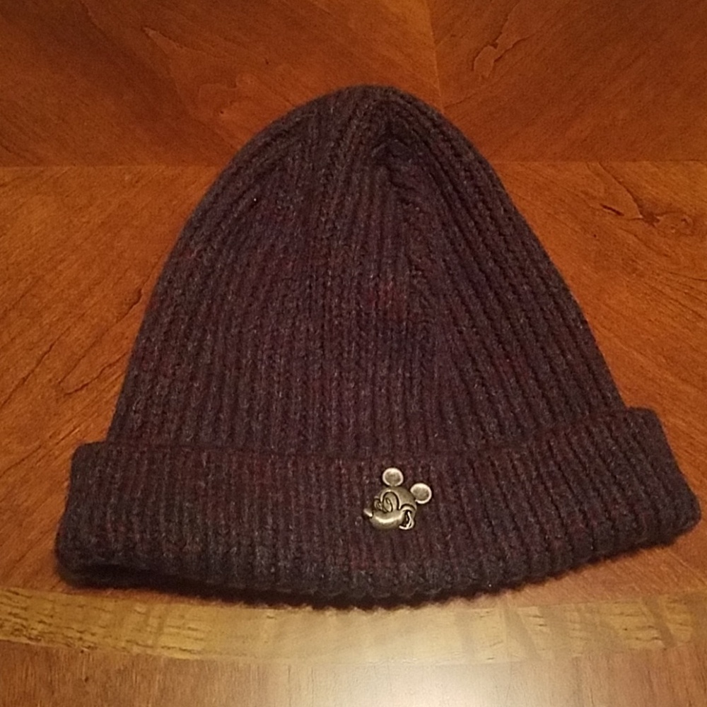 NWOT Unisex DisneyParks Mickey Mouse Knit Beanie